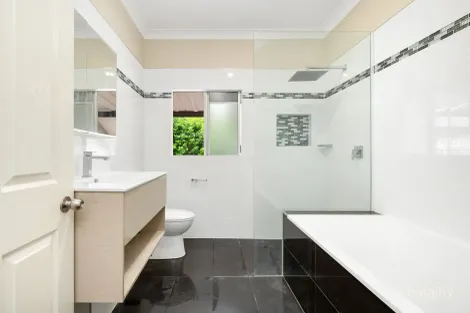 Property photo of 110 Britannia Avenue Morningside QLD 4170