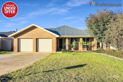 Property photo of 24 Bindari Avenue Glenfield Park NSW 2650
