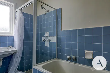 Property photo of 32 Boolimba Crescent Narrabundah ACT 2604