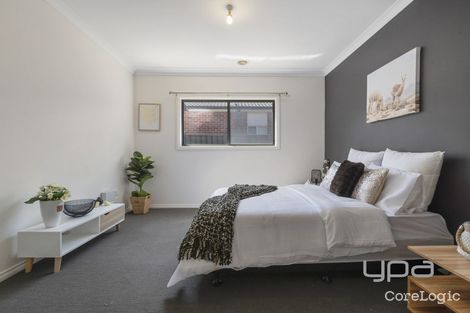 Property photo of 10 Cardinia Grove Manor Lakes VIC 3024