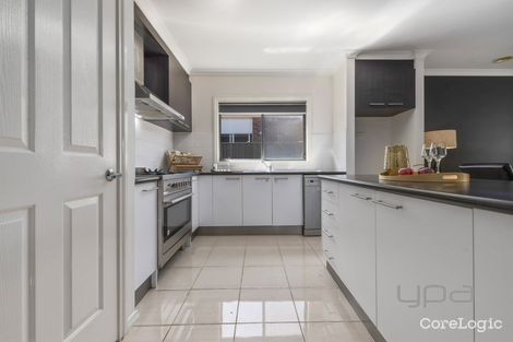 Property photo of 10 Cardinia Grove Manor Lakes VIC 3024