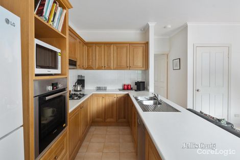 Property photo of 2/42 Mitchell Road Mont Albert North VIC 3129