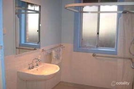 Property photo of 18 Elphin Street Newport VIC 3015