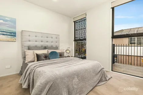 Property photo of 7 Desbrowe Walk Alphington VIC 3078