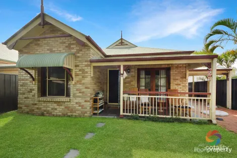 Property photo of 8 Mandarin Close Forest Lake QLD 4078