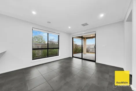 Property photo of 22 Fountain Drive Beveridge VIC 3753