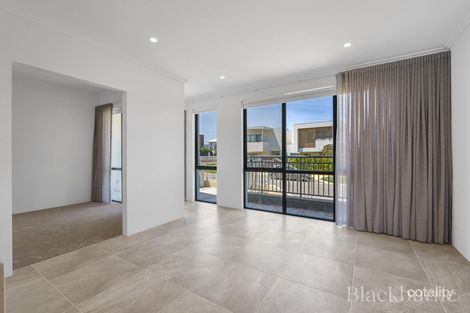 Property photo of 15 Caledonia Loop North Coogee WA 6163