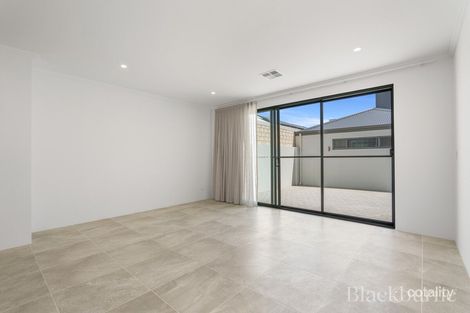Property photo of 15 Caledonia Loop North Coogee WA 6163