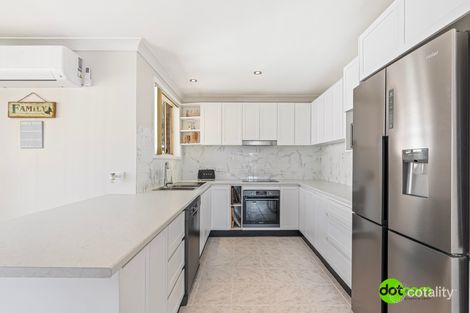 Property photo of 93 Yeramba Road Summerland Point NSW 2259
