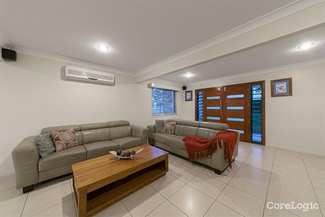 Property photo of 27 Bridgnorth Street Carindale QLD 4152