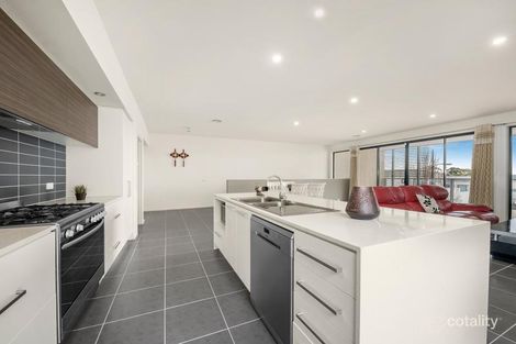 Property photo of 37 Muyan Circuit Burwood VIC 3125