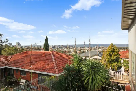 Property photo of 3/16 Kelvin Road Coniston NSW 2500