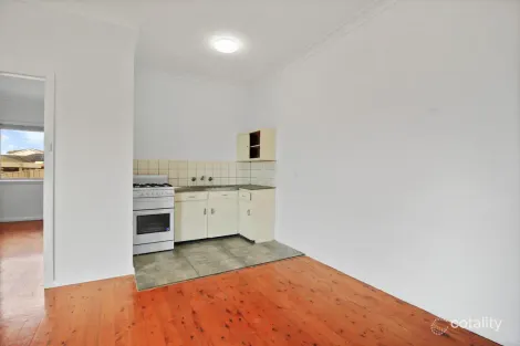 3/16 Kelvin Rd, Coniston, NSW 2500