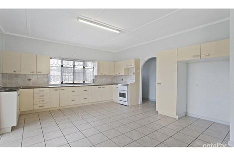 Property photo of 370 Quay Street Depot Hill QLD 4700