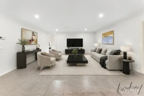 Property photo of 8 Streamside Drive Craigieburn VIC 3064