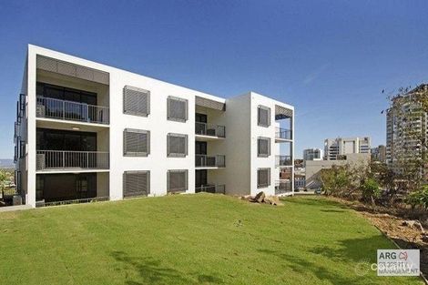 Property photo of 10/23 Melton Terrace Townsville City QLD 4810