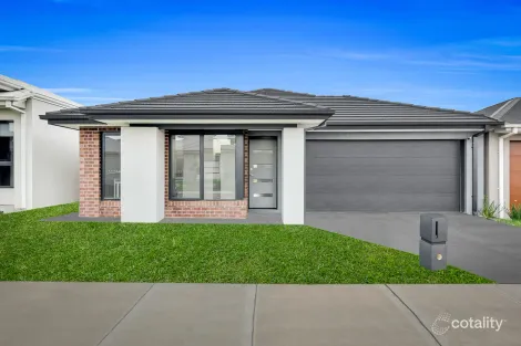 11 Nankeen Gr, Deanside, VIC 3336