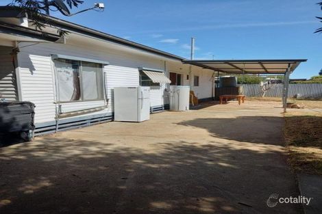 205 Henry St, Deniliquin, NSW 2710