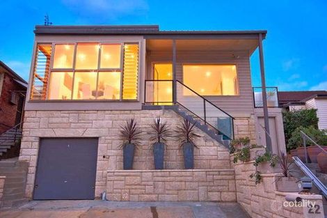 Property photo of 22 Carrington Parade Freshwater NSW 2096