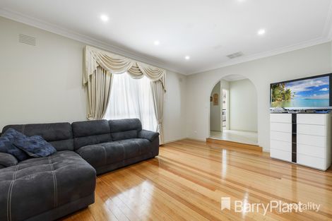 Property photo of 16 Bentley Crescent Hoppers Crossing VIC 3029