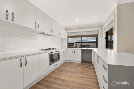 Property photo of 13 Grieve Way Wodonga VIC 3690