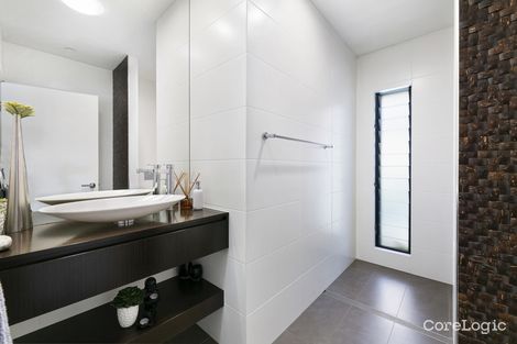 Property photo of 3 Shoreham Chase Arundel QLD 4214