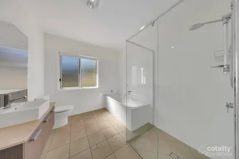 Property photo of 8 Cornforth Crescent Kirkwood QLD 4680