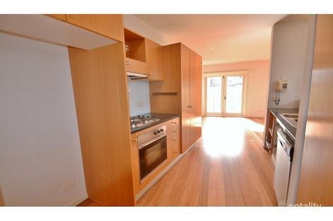 Property photo of 2/11 Austin Place West Melbourne VIC 3003