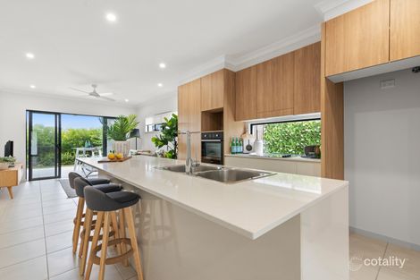 Property photo of 39 Edge Court Manoora QLD 4870