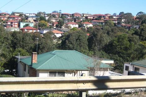 35 Maynes Pde, Unanderra, NSW 2526