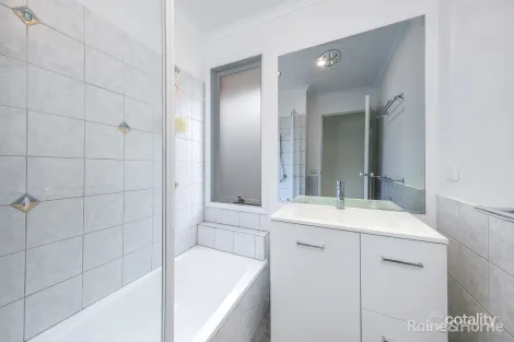 Property photo of 5 Lawrence Avenue Sunbury VIC 3429