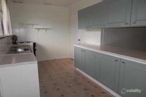 Property photo of 14 Navarre Court Meadow Heights VIC 3048