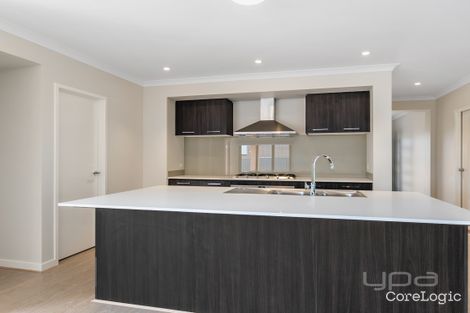 Property photo of 28 Arena Circuit Strathtulloh VIC 3338