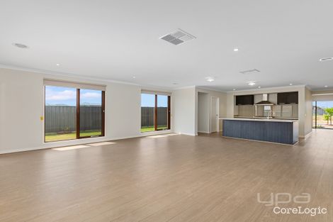 Property photo of 28 Arena Circuit Strathtulloh VIC 3338