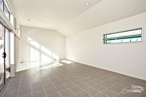 Property photo of 31 Clarendon Avenue Craigieburn VIC 3064