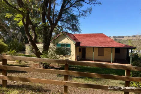 92 Robinson St, Gingin, WA 6503