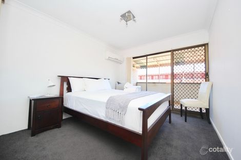 Property photo of 4/11 Hooker Boulevard Broadbeach Waters QLD 4218