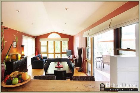 Property photo of 53 Strzelecki Crescent Narrabundah ACT 2604