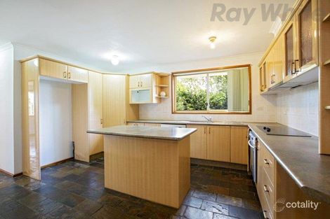 Property photo of 10 Hawk Close Green Valley NSW 2168