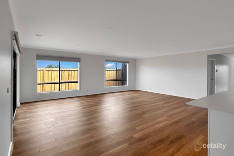 Property photo of 58 Patrobas Loop Cranbourne East VIC 3977