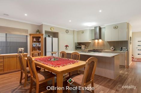 Property photo of 6 Edgeware Close Pakenham VIC 3810