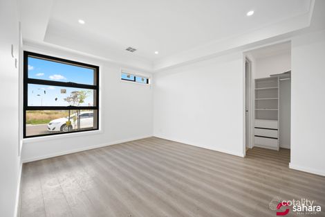 Property photo of 13 Dupain Street Tarneit VIC 3029