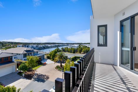 5353 Harbourview Dr, Hope Island, QLD 4212