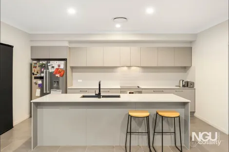 Property photo of 38 Camden Crescent Spring Mountain QLD 4300