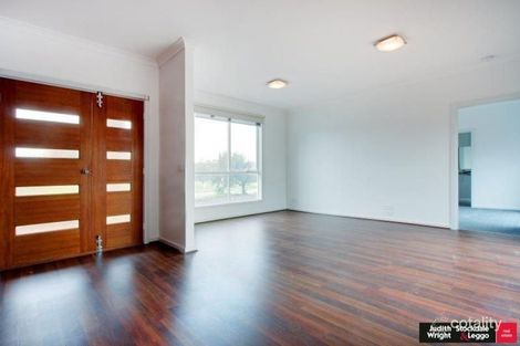 Property photo of 33 Katherine Circuit Cowes VIC 3922