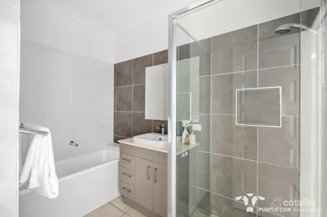 Property photo of 28 Abington Street Spring Mountain QLD 4300