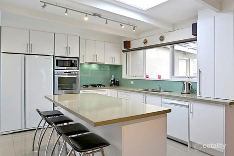 Property photo of 31 Avandina Crescent Greensborough VIC 3088