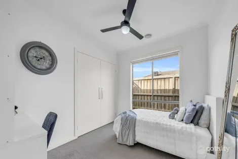 Property photo of 7 Earlsferry Lane Deer Park VIC 3023