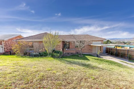 Property photo of 8 Parson Close West Bathurst NSW 2795
