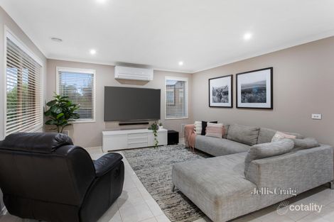 Property photo of 12 St James Park Rise Mooroolbark VIC 3138